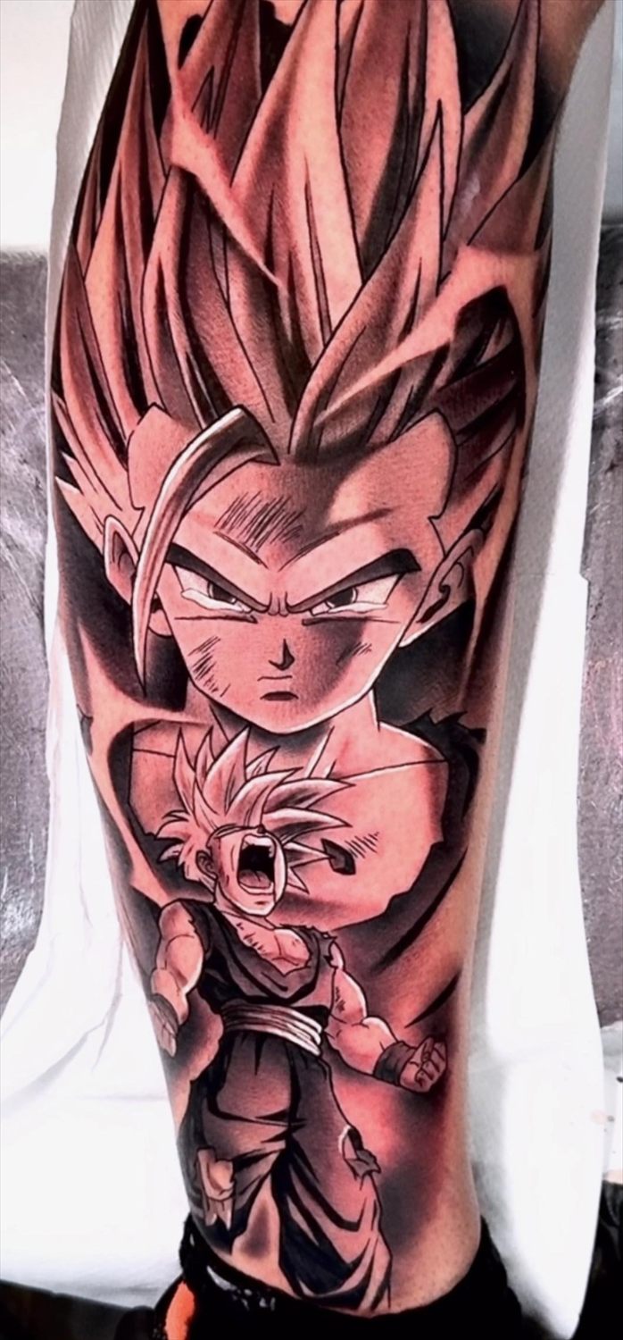 Tatuaje anime en blanco y negro por Adrián en Twin Bros Tattoo