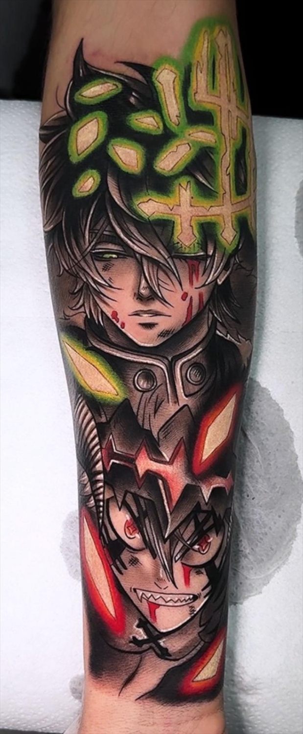 Tatuaje anime en blanco y negro por Adrián en Twin Bros Tattoo