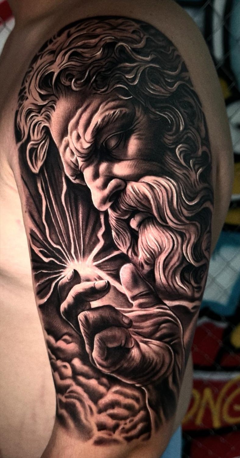 Tatuaje de realismo en blanco y negro por Adrián en Twin Bros Tattoo