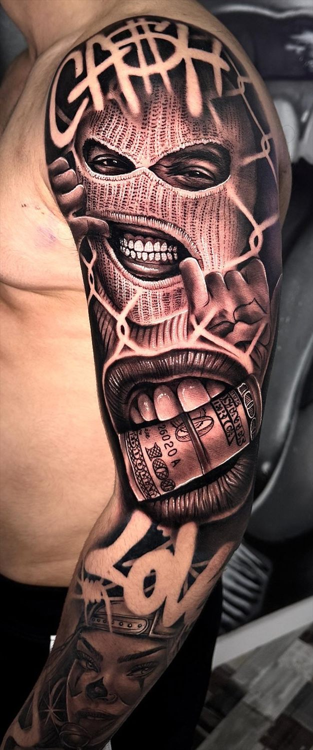 Tatuaje de realismo en blanco y negro por Adrián en Twin Bros Tattoo