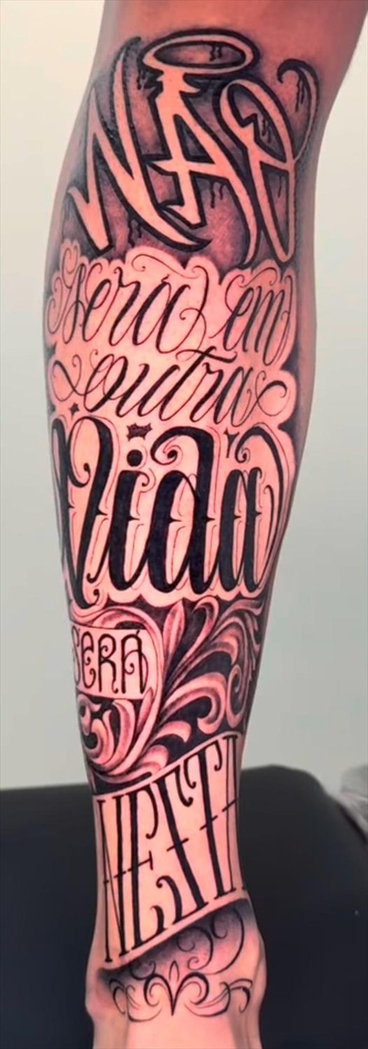 Tatuaje de lettering por Maranhas en Twin Bros Tattoo